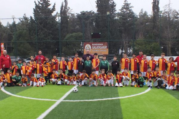 GENÇ ASLANLAR TOP BAŞI YAPTI