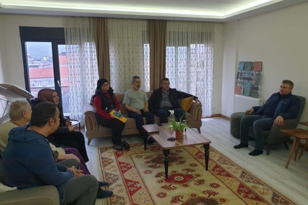 Havran’da depremzede aileleri ziyaret ettiler