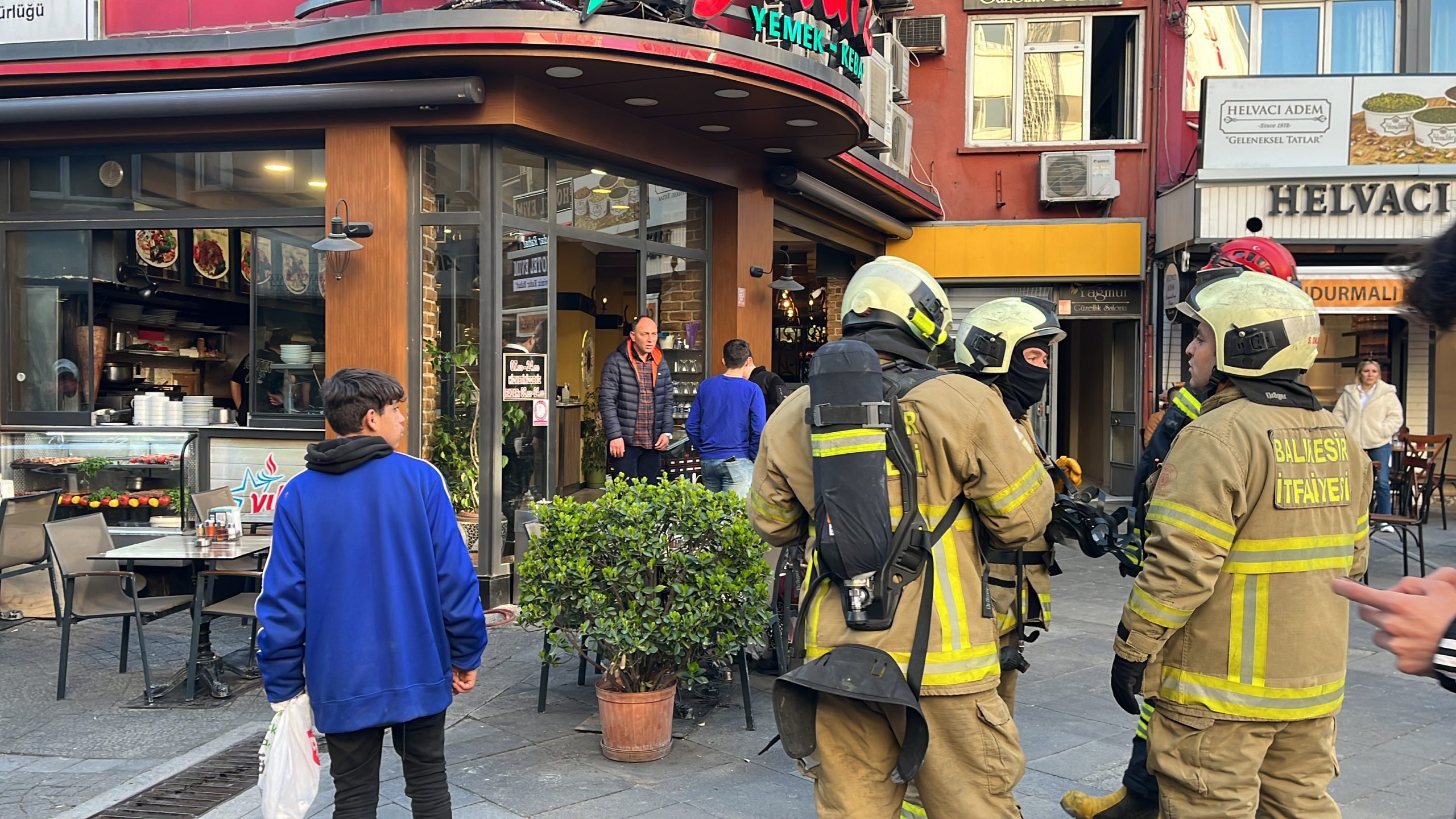 Baca yangını polisi ve itfaiyeyi alarma geçirdi