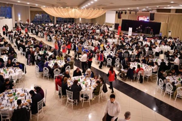 VALİ ŞILDAK İLK İFTAR YEMEĞİNİ ŞEHİT AİLERİ VE GAZİLERE VERDİ