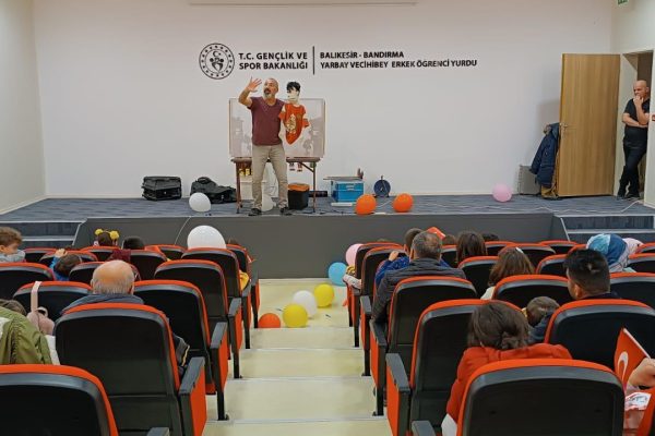 BORSA GENÇ GİRİŞİMCİLERİNDEN DEPREMZEDE ÇOCUKLARA DESTEK.