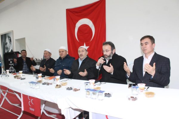 MHP VE ÜLKÜ OCAKLARINDAN TOPLU İFTAR