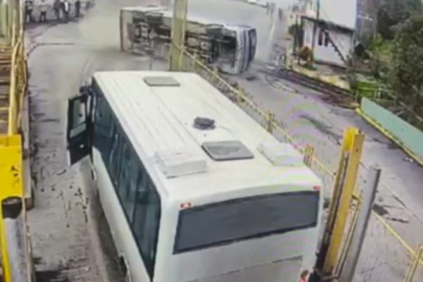 17 KİŞİNİN YARALANDIĞI KAZA AN BE AN KAMERALARDA