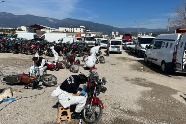 ÇALINAN MOTOSİKLETLER SAHİPLERİNE VERİLDİ