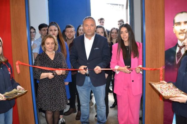 FEN BİLİMLERİ ANADOLU LİSESİNDE SANAT DOLU GÜNLER