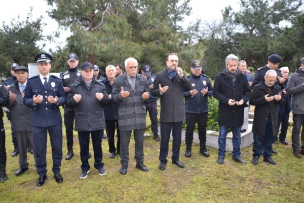 ŞEHİT POLİSLER KABİRLERİ BAŞINDA ANILDI