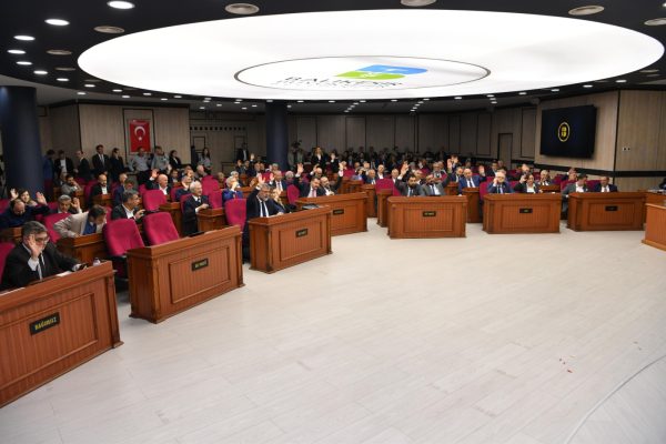 YILMAZ : HAVANDA SU DÖVMÜYORUZ, NETİCE ALIYORUZ