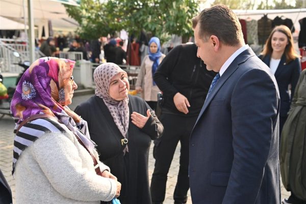 BİR ELİ BALIKESİR’DE BİR ELİ DEPREM BÖLGESİNDE