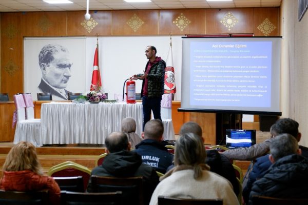 BELEDİYE PERSONELİNE İŞ GÜVENLİĞİ VE ACİL DURUMLAR EĞİTİMİ VERİLDİ