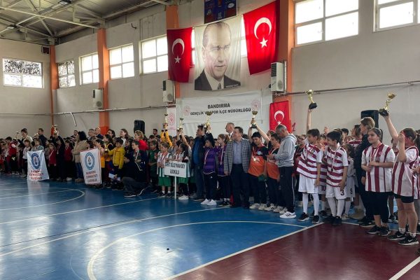 GELENEKSEL ÇOCUK OYUNLARI BİRİNCİLERİ BELLİ OLDU