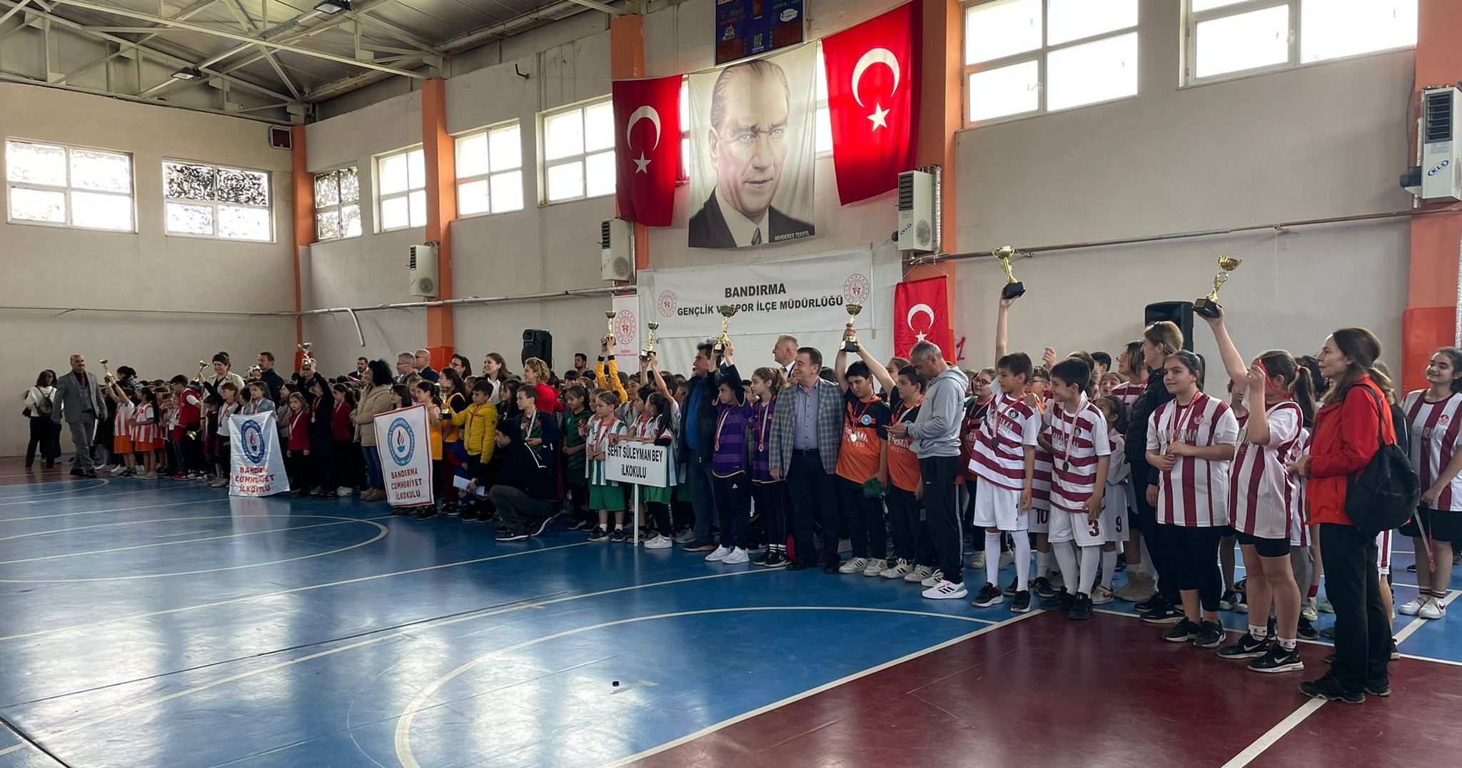 Bandırma Gençlik ve Spor Müdürlüğü organizasyonu tarafından yapılan Okullararası Geleneksel