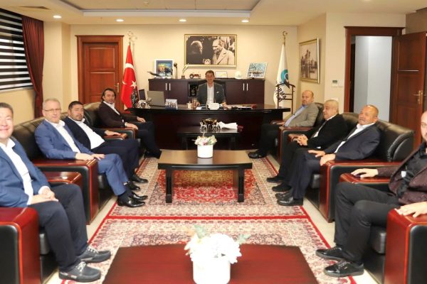 ONUR GÖÇMEZ VE EKİBİ BAŞKAN TOSUN’U ZİYARET ETTİ