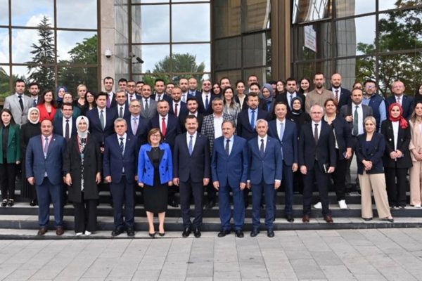 YÜCEL YILMAZ TÜRKİYE BELEDİYELER BİRLİĞİ BAŞKANLIĞINA SEÇİLDİ