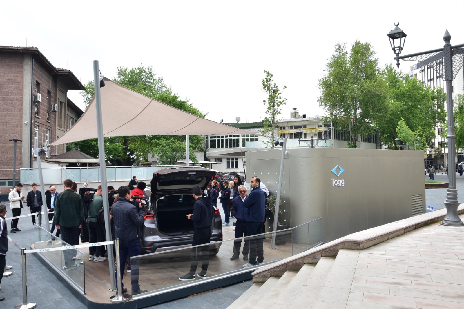   Başkan Yücel Yılmaz’ın makam aracını teslim almasıyla birlikte şehirde