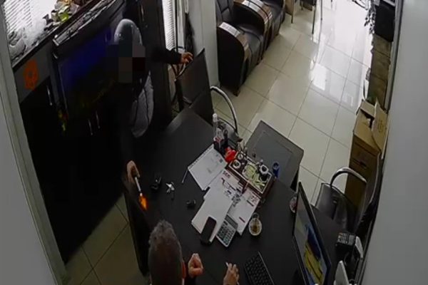 SİLAHLI SALDIRI GÜVENLİK KAMERALARINA TAKILDI