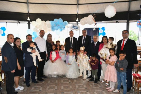 DEPREMZEDE ÇOCUKLAR İÇİN SÜNNET TÖRENİ DÜZENLENDİ