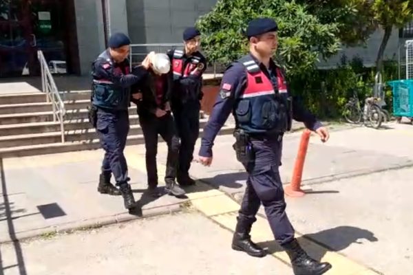DEAŞLI TERÖRİST ERDEK’TE SAHTE KİMLİKLE YAKALANDI