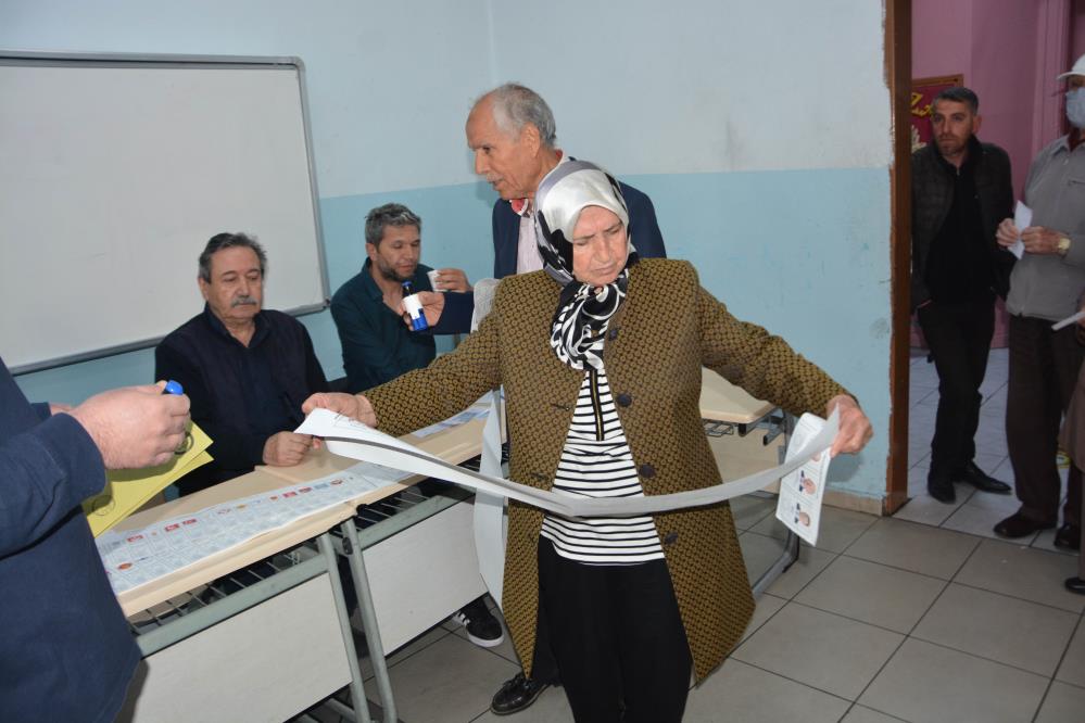 SANDIĞA İLK GİDENLER YAŞLILAR OLDU