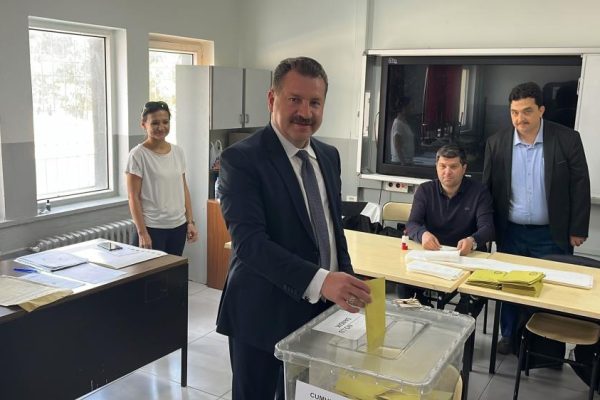 BAŞKAN YÜCEL YILMAZ OYUNU KULLANDI