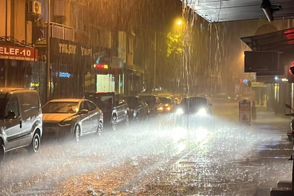 BALIKESİR’DE SEL MAĞDURLARINA 3 MİLYON LİRA ÖDEME YAPILDI