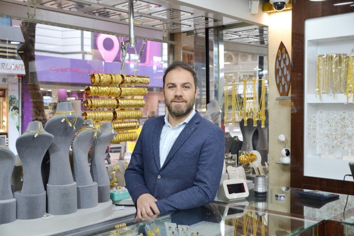 Zümrüt Kuyumculuk firması sahiplerinden Yavuz Han Kılıç Merkez Bankası ile