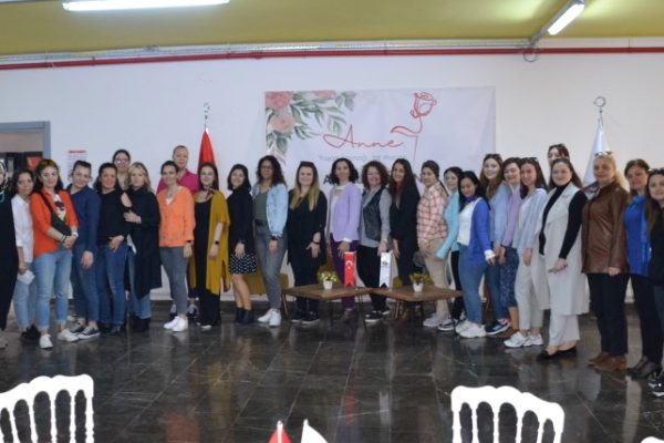 ÖZEL FİNAL OKULLARINDA ANNELER GÜNÜ KUTLAMASI