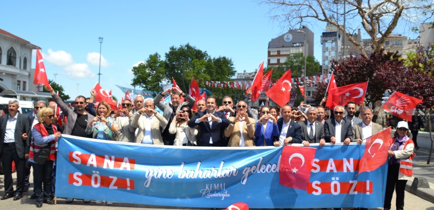   Seçimlere 1 gün kala Millet ittifakı Bandırma’da düzenlediği yürüyüş