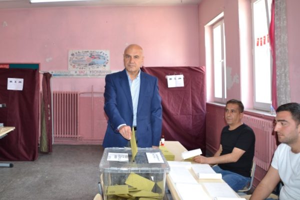 ÇÖMEZ: TARİHİ BİR SEÇİM YAPIYORUZ