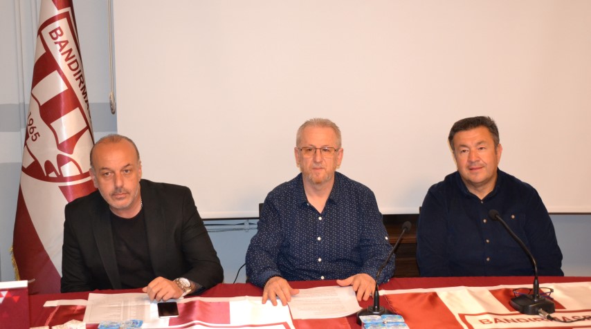 Bandırmaspor Yönetim Kurulu üyeleri Cihan Yılmaz, Erol Rüzgar ve Uğur