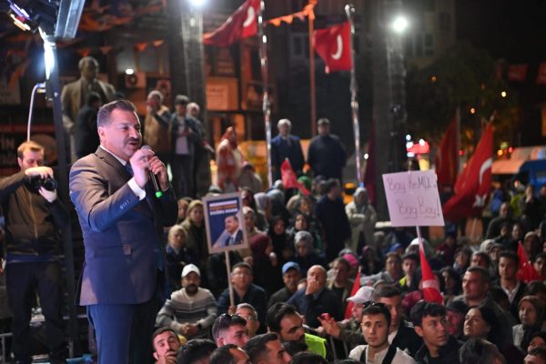 ‘ÇAKMA BAKAN’ DEDİ, MEYDAN OKUDU