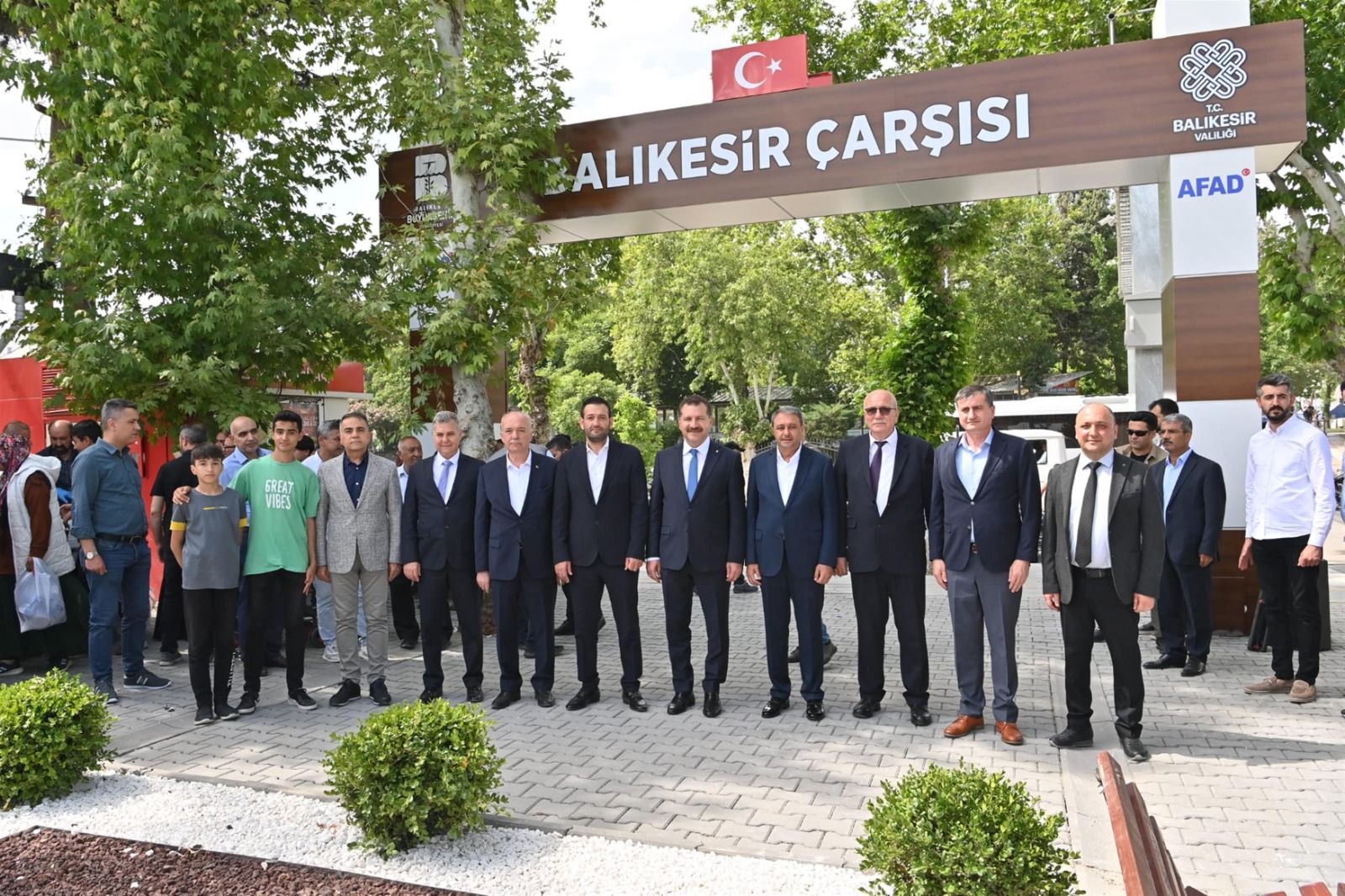   Balıkesir deprem bölgesinin yaralarını sarmaya devam ediyor. Balıkesir Valiliği