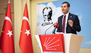 CHP Genel Başkan Yardımcısı Ahmet Akın, Bandırma’da şoför esnafıyla bir