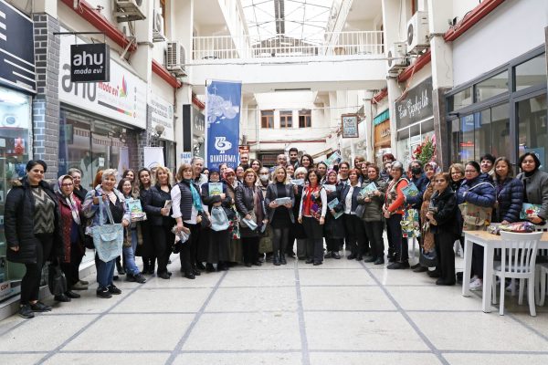 ENERJİ TİMİ, BANDIRMALI KADINLARA TASARRUFU ANLATTI
