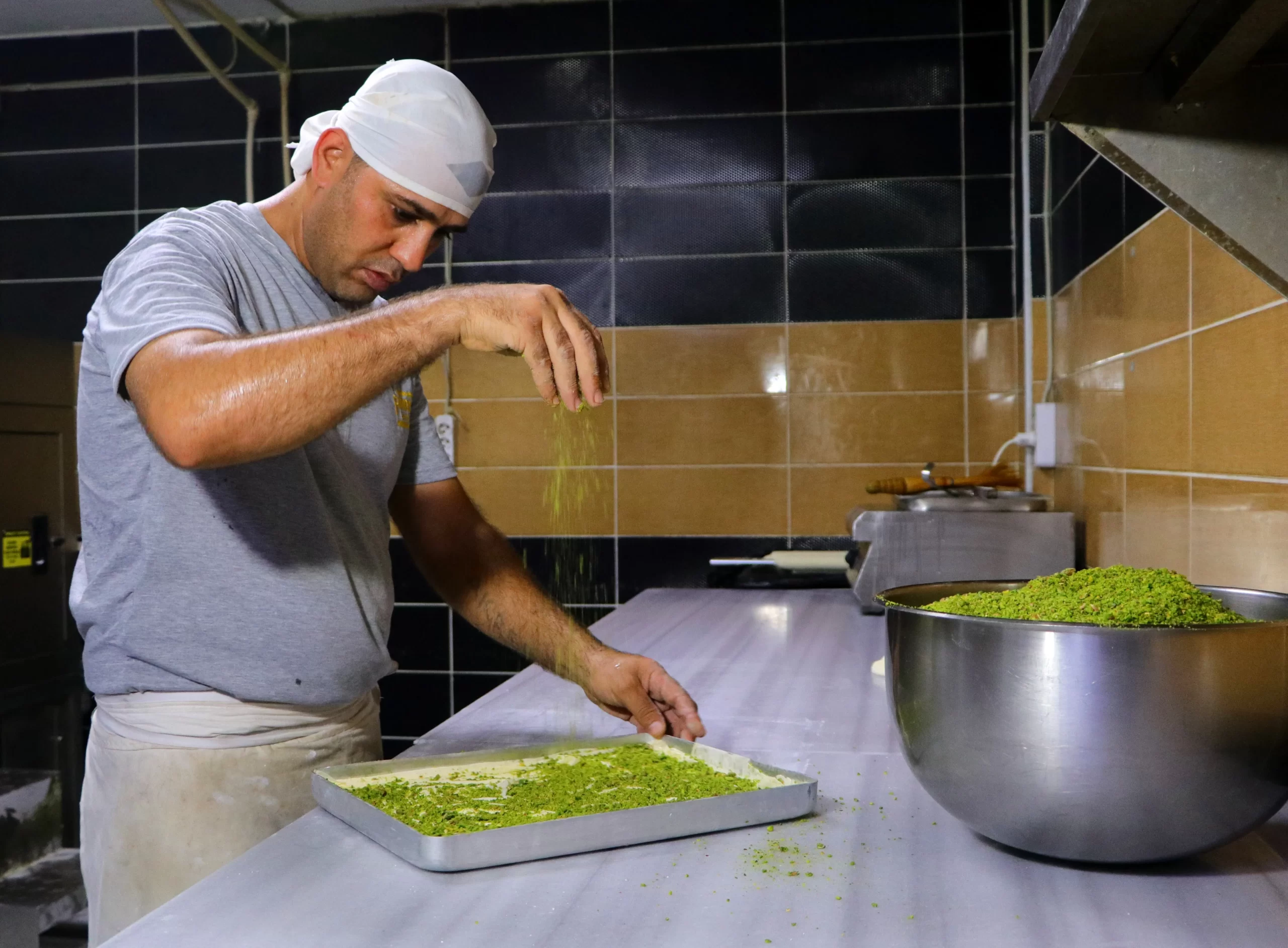 Adana’da baklava ustaları, ucuz baklavalara konulan katkı maddeli ve gıda