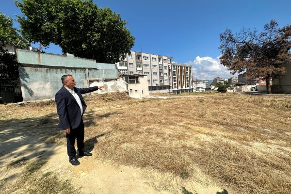 BÜYÜKŞEHİRDEN OTOPARK SORUNUNA GEÇİCİ ÇÖZÜM