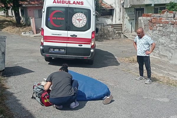 ECEL EVİNE EKMEK GÖTÜRÜRKEN YAKALADI