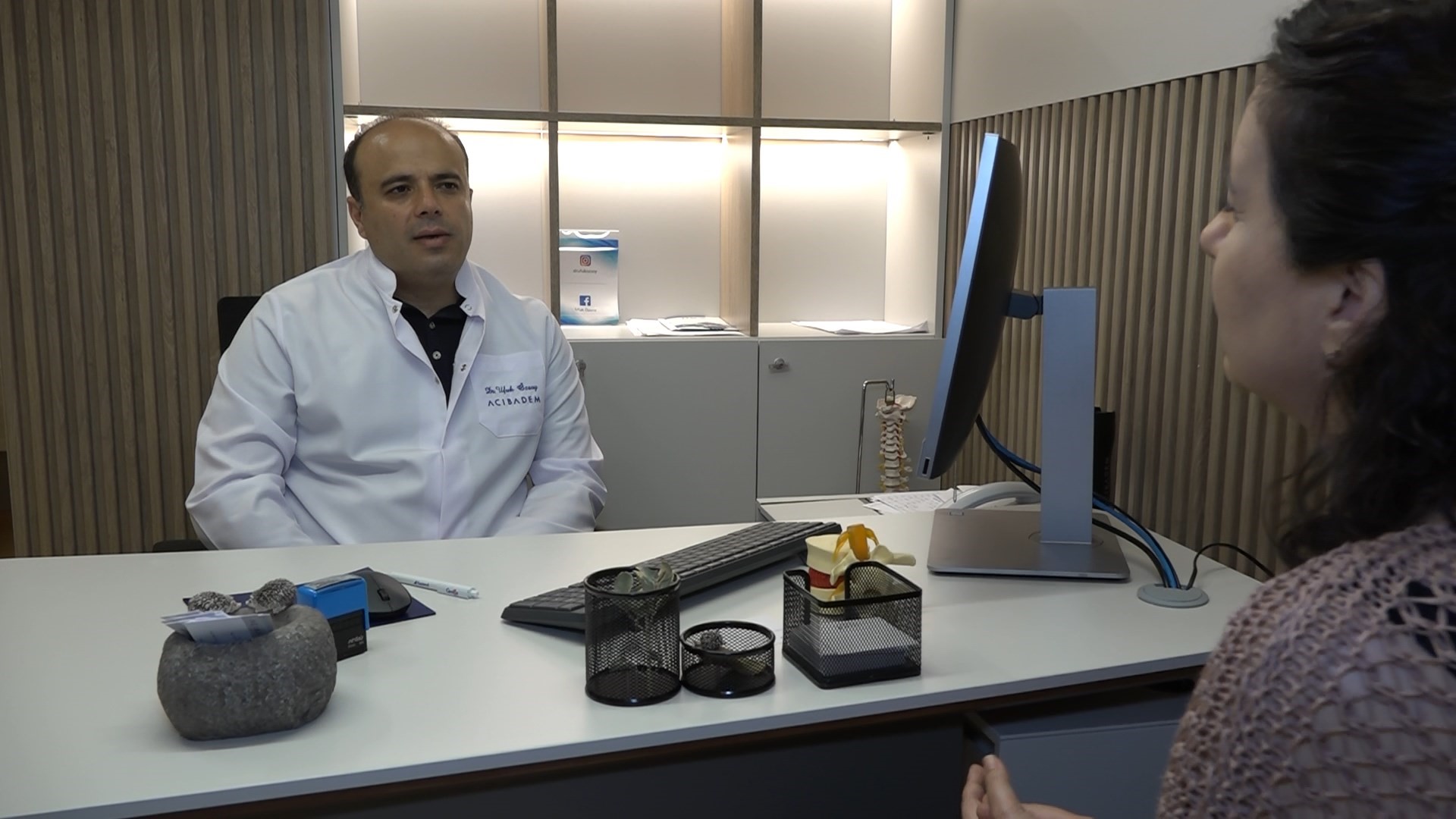Beyin ve Sinir Cerrahı Dr. Ufuk Özsoy, bel ve boyun