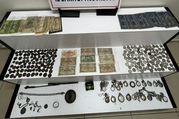 OPERASYONDA ELE GEÇİRİLEN ESERLER POLİSİ BİLE ŞAŞIRTTI
