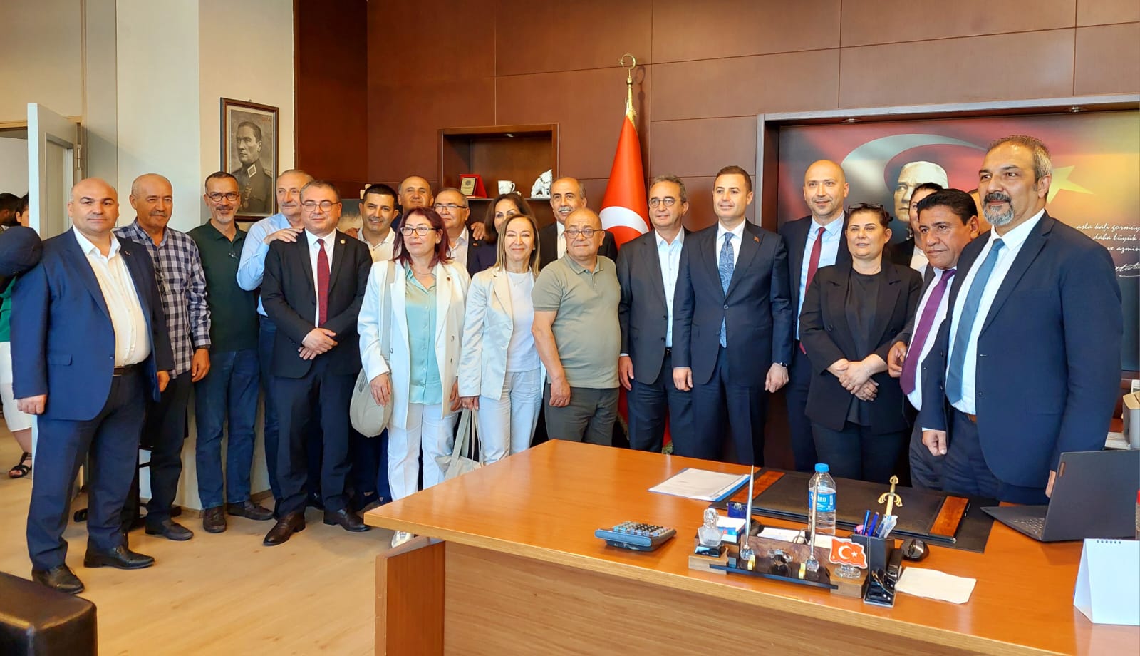 CHP’nin Yerel Yönetimlerden Sorumlu Genel Başkan Yardımcısı Ahmet Akın, parti