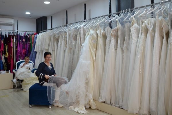 GELİNLİK SEKTÖRÜ ZOR DURUMDA