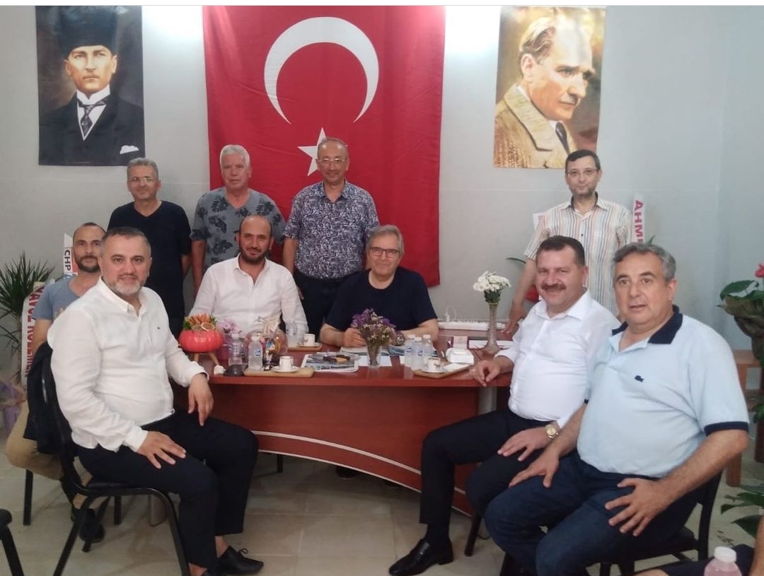Balıkesir Büyükşehir Belediye Başkanı Yücel Yılmaz, Erdek sahil bandında yaptığı