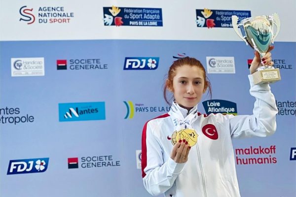 BALIKESİRLİ ATLET ALTIN MADALYA KAZANDI