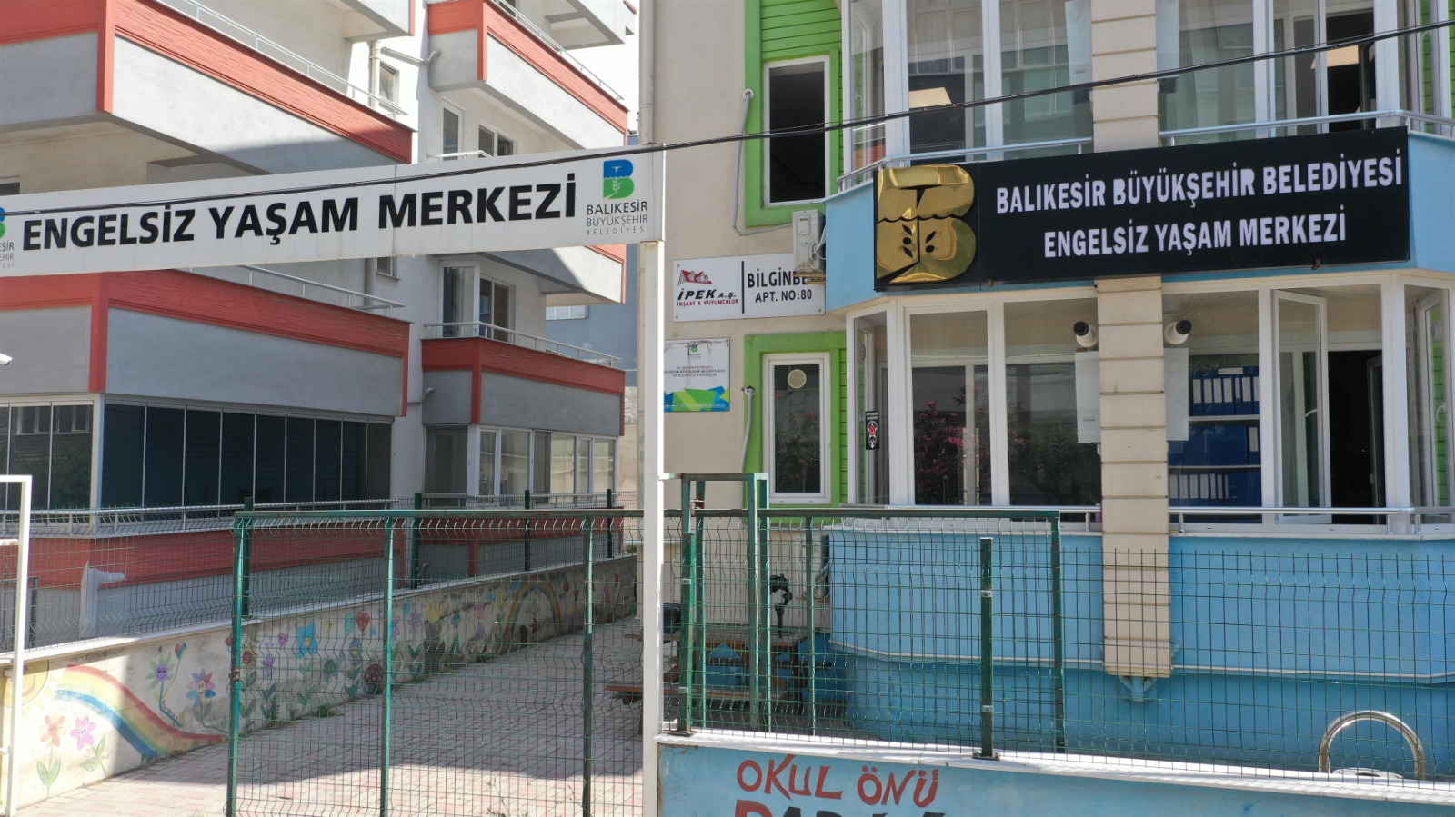 Balıkesir Büyükşehir Belediyesi Bandırma Engelsiz Yaşam Merkezi; özel gereksinimli bireylerin