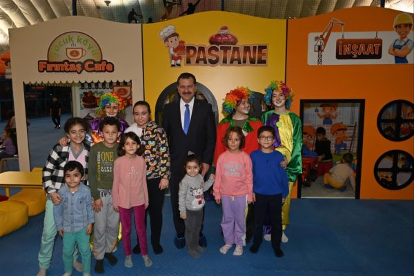 KARNENİN KEYFİ ÇOCUK KÖYÜNDE ÇIKAR