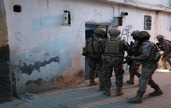 TERÖR ÖRGÜTÜ FİNANSÖRLERİ YAKALANDI