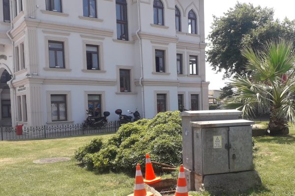 ÇÜRÜK DOLAP SONUNDA KALDIRILDI! SIRA SUSUZ HAVUZDA
