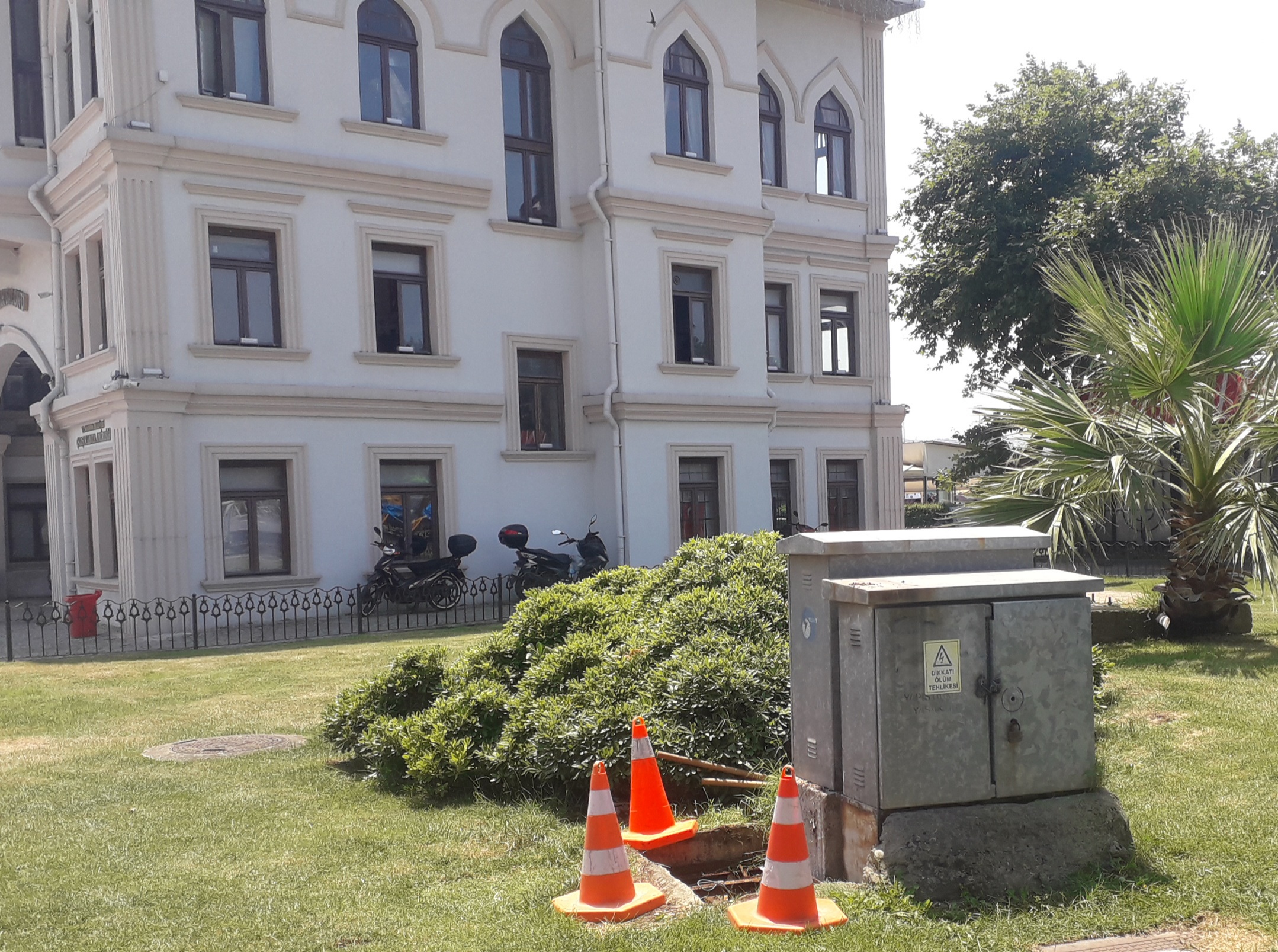 Bandırma’nın en hareketli en yoğun insan kalabalığının yaşandığı tarihi iskele