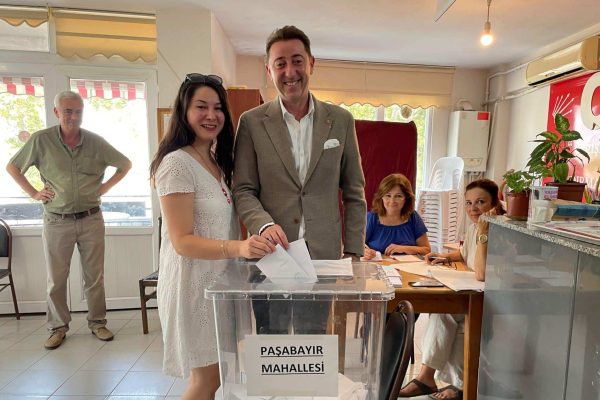 BAŞKAN OYUNU KULLANIRKEN BİRLİK ÇAĞRISI YAPTI