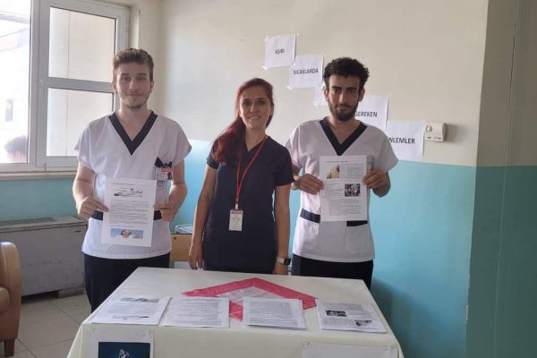 HASTANEDE SICAKLAR İÇİN UYARI STANTI AÇILDI