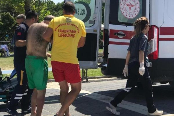 BOĞULMA TEHLİKESİ ATLATAN VATANDAŞI CANKURTARANLAR KURTARDI